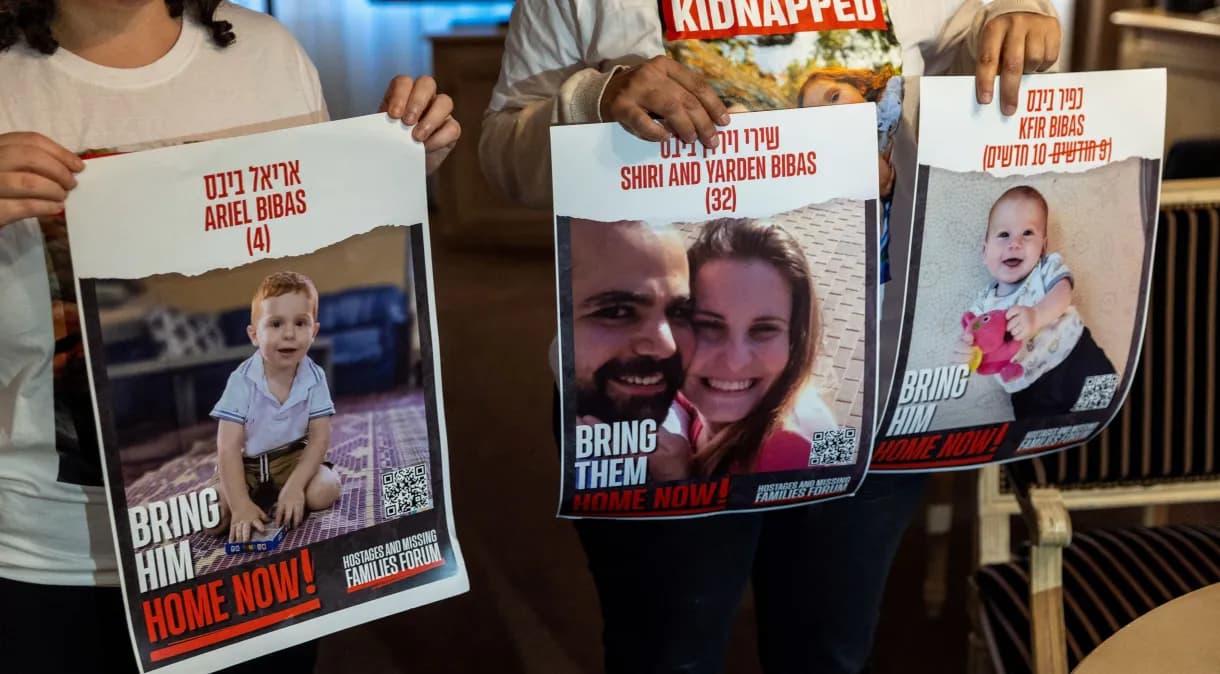 Bebê de 10 meses é um dos reféns; família pede libertação