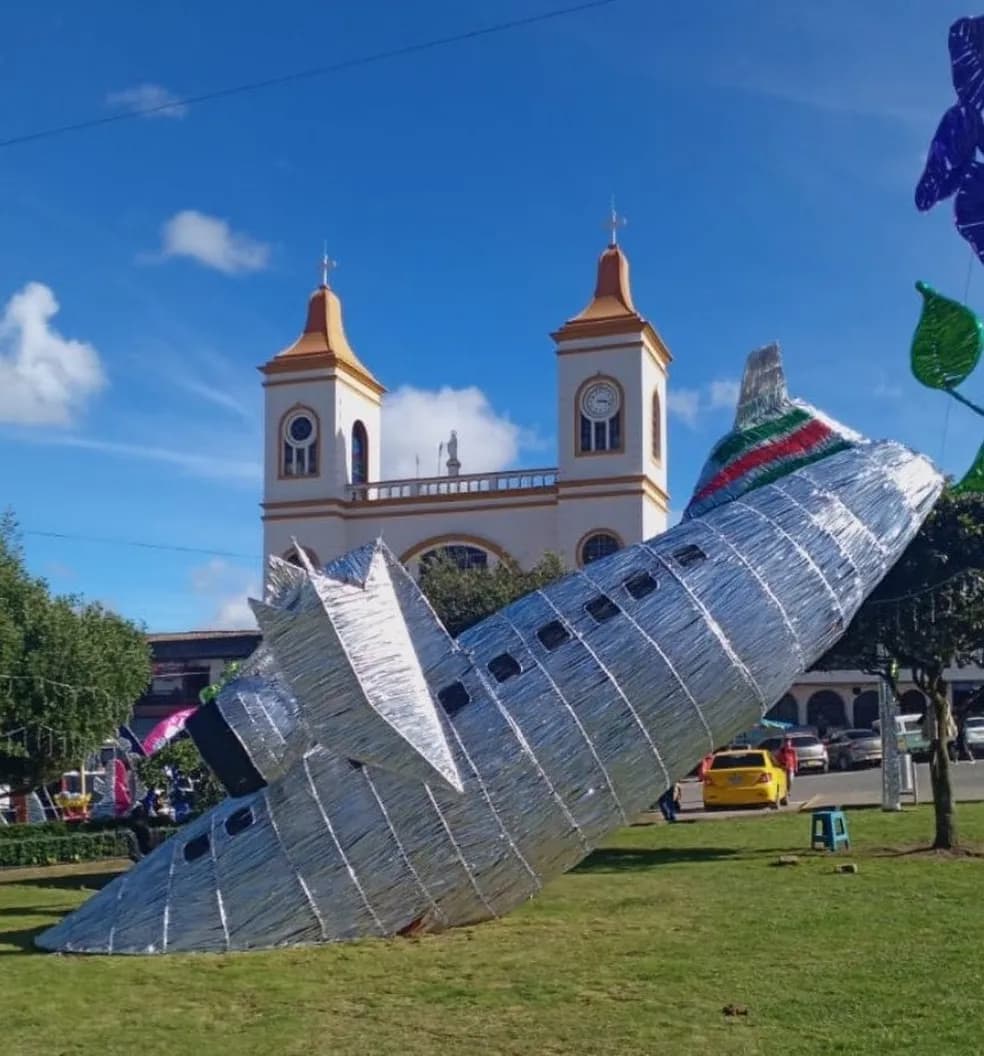 Prefeito de La Union, é hostilizado após fazer réplica de avião que matou Chapecoenses