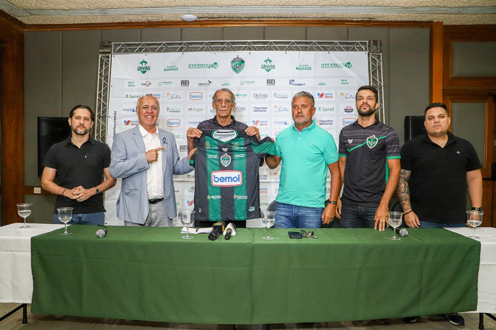 Manaus FC anuncia Aderbal Lana como novo treinador para 2024