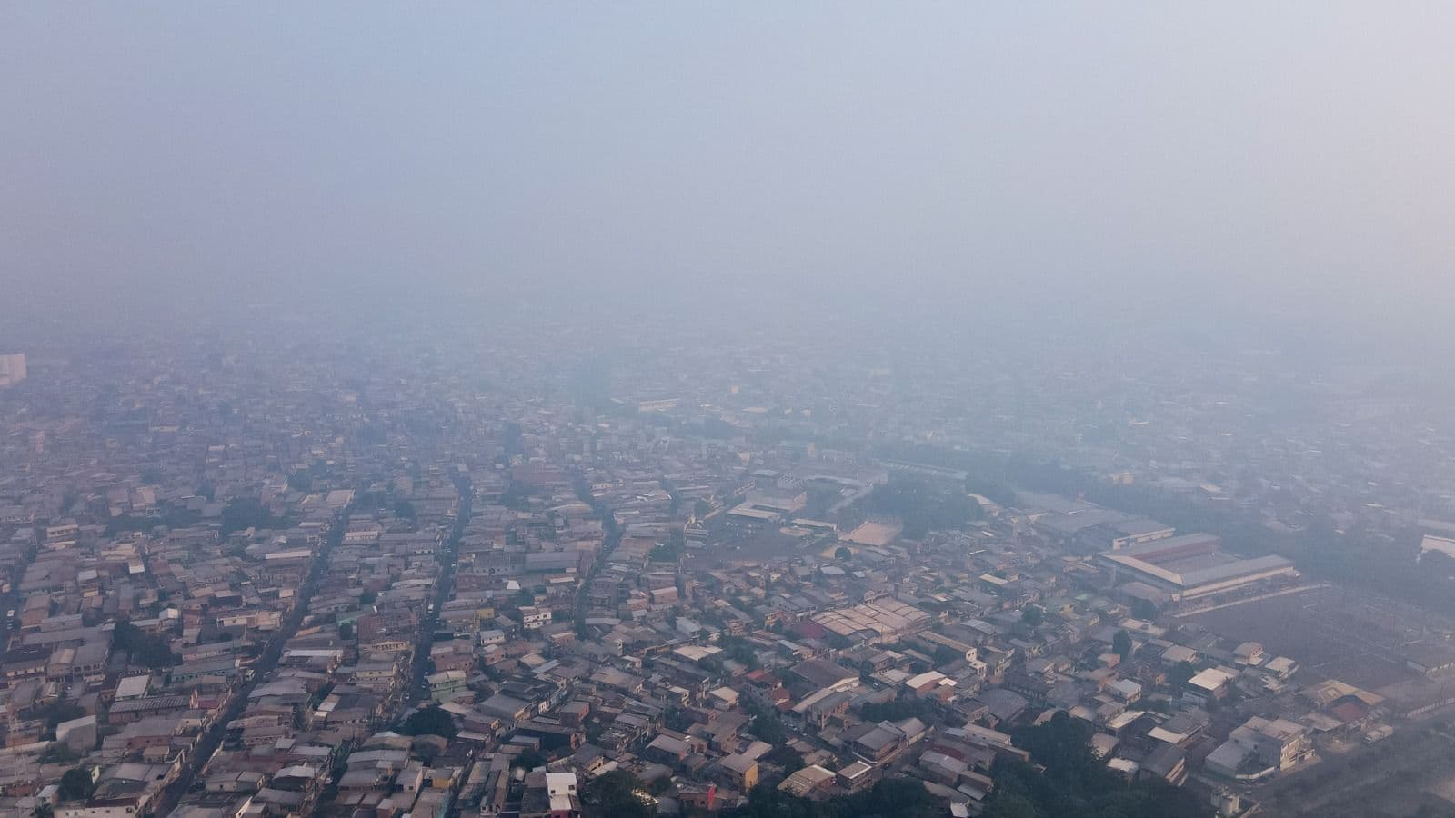 Sem cheiro e letal, monóxido de carbono atinge níveis altíssimos no Brasil; destaque para sul do Amazonas