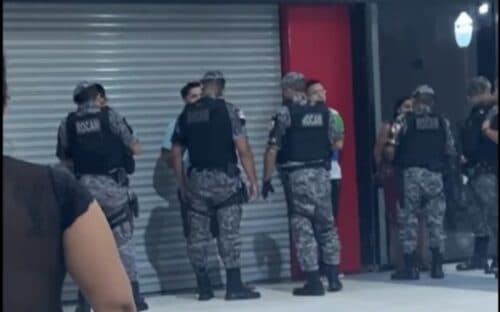 VÍDEO: Líder do tráfico de bairro de Manaus é preso com comparsas durante cervejada