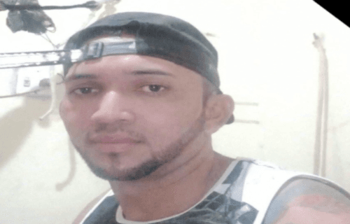 Homem é assassinado com tiros à queima-roupa em frente da esposa, em Manaus