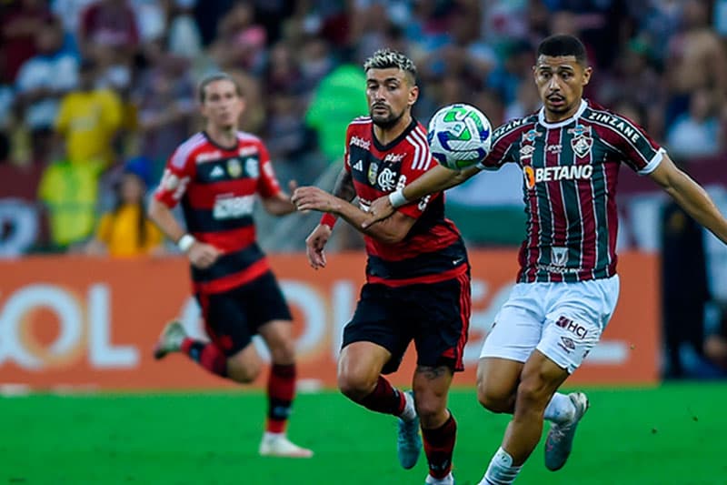 Flamengo encara o Fluminense na briga pelo título do Brasileiro