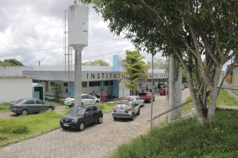 Em Manaus, IML busca família de idoso assassinado por espancamento