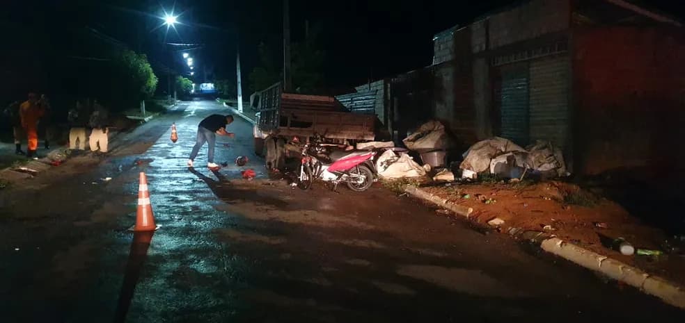 Jovem morre após bater com moto na traseira de caminhão parado, no interior do Tocantins