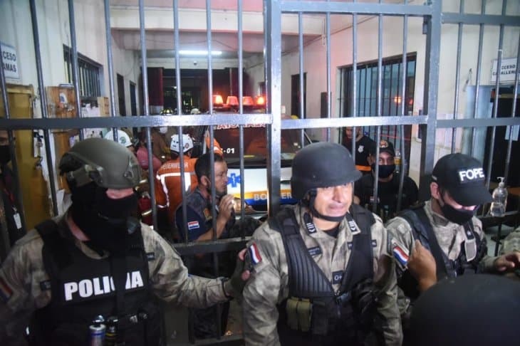 Operação no maior presídio do Paraguai deixa dez mortos