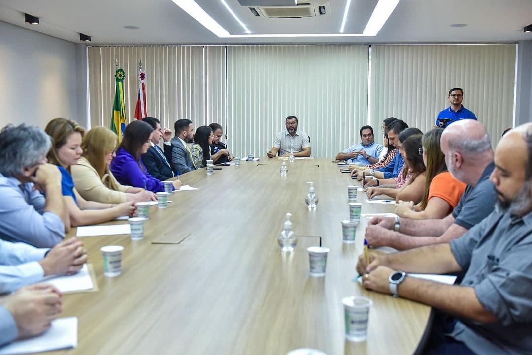 Wilson Lima anuncia retomada total dos atendimentos de saúde no Amazonas