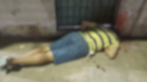 VÍDEOS: Homem é executado na porta de casa durante confronto entre facções, em Manaus