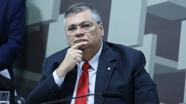Dino herda processos no STF que julgam Bolsonaro e ministro de Lula