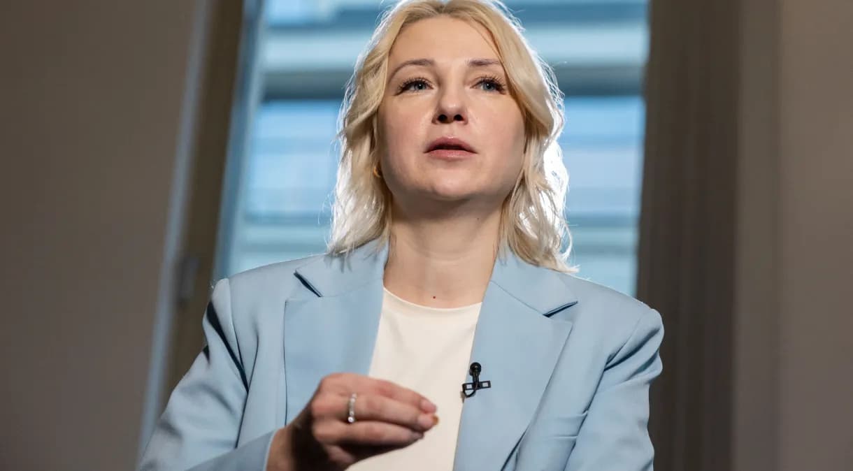 Candidata impedida de concorrer contra Putin entra com recurso
