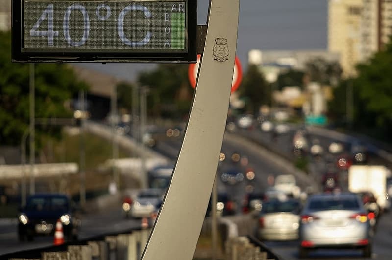 Nova onda de calor pode elevar temperaturas até 40°C em oito estados