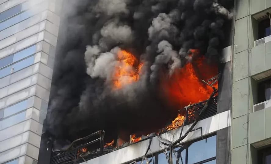 VÍDEO: Incêndio atinge prédio anexo à Secretaria do Trabalho na Argentina
