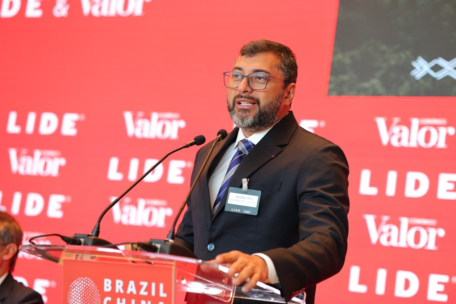 Na China, Wilson Lima apresenta painel e anuncia visita à empresas já instaladas no PIM
