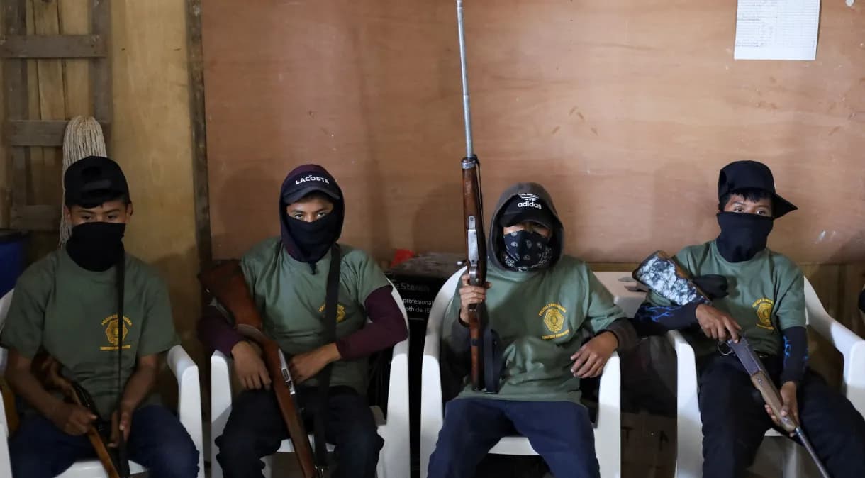 Polícia voluntária do México recruta crianças após onda de sequestros