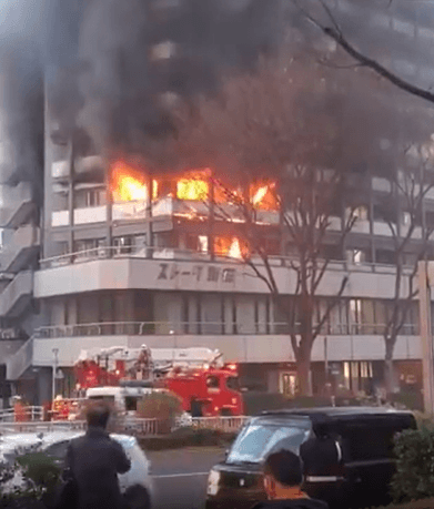 VÍDEO: No quarto dia do ano, Japão sofre seu quinto desastre com prédio em chamas