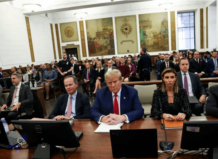 Trump discute com juiz em última audiência antes de julgamento por fraude