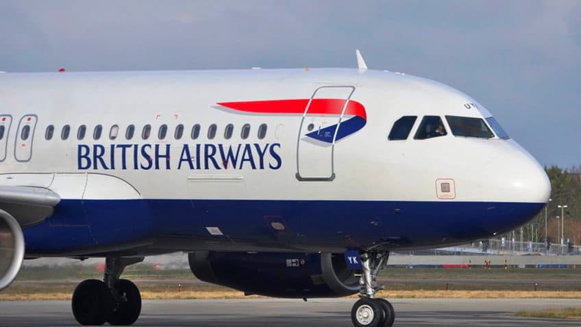 Comissário morre momentos antes de voo decolar