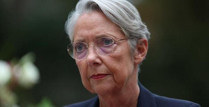 Primeira-ministra da França, Élisabeth Borne, pede demissão