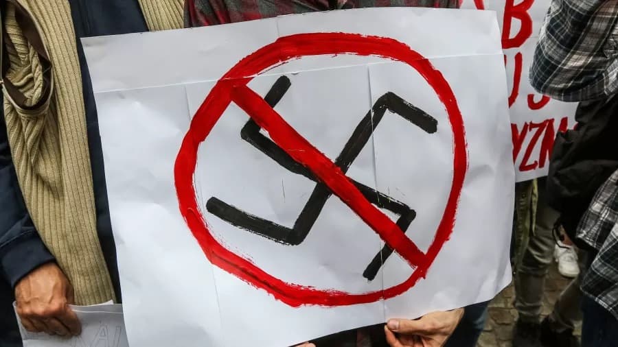 Austrália proíbe gestos nazistas e comércio de símbolos associados ao terrorismo