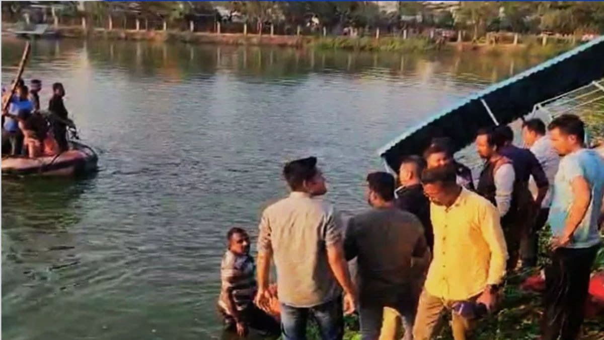 VÍDEOS: Barco na Índia vira e mata 12 crianças e 02 adultos