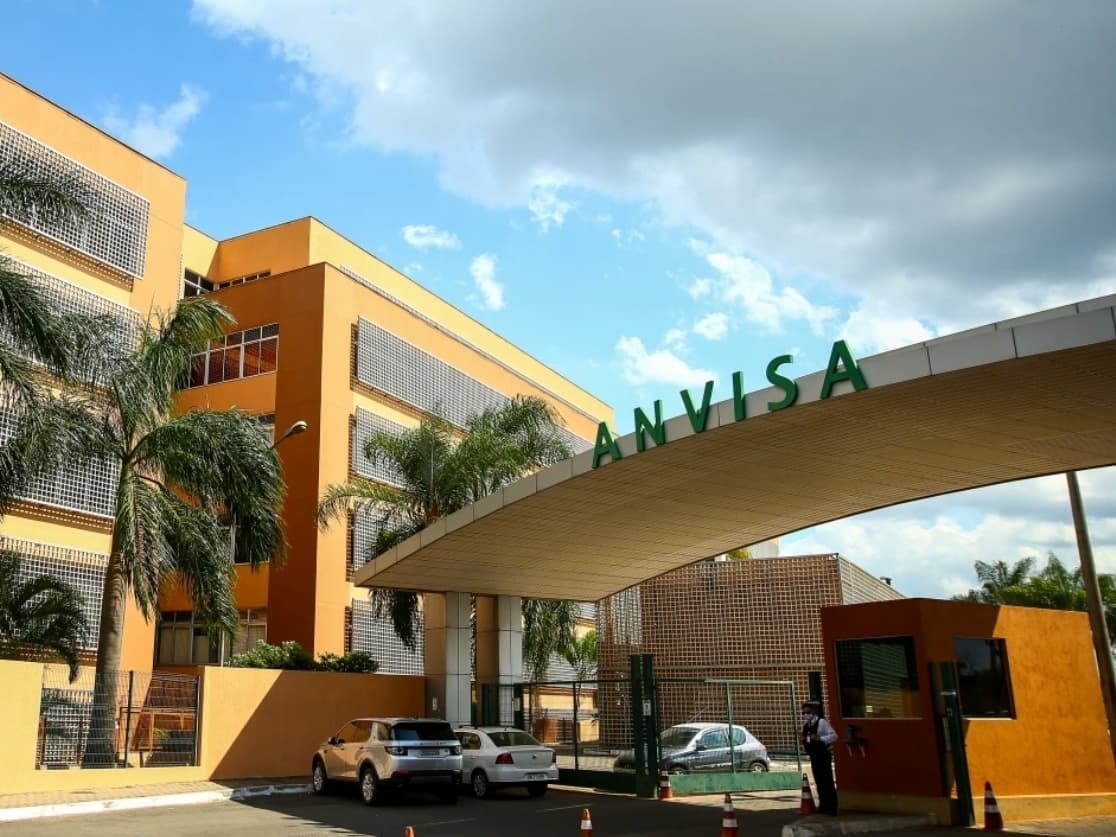 Anvisa abre inscrições para concurso com 50 vagas e salário de R$ 16,4 mil