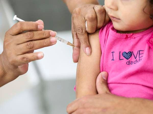 Dengue: entenda como será a vacinação prioritária para grupo de 6 a 16 anos
