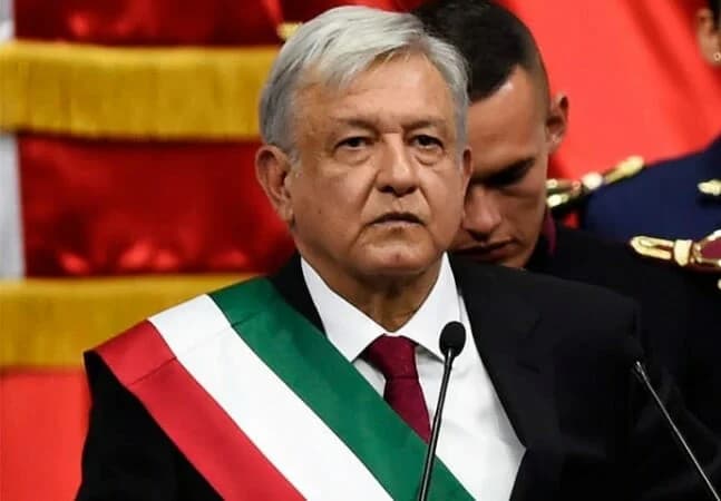 Presidente do México pede desculpas a parlamentar trans