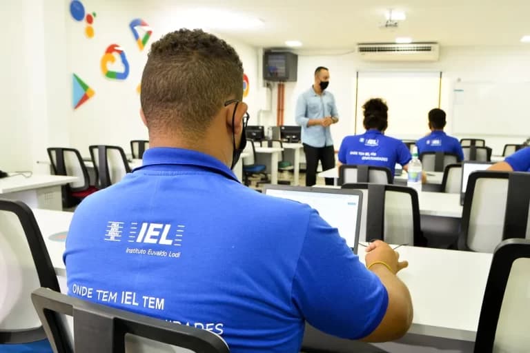 CIEE abre 130 vagas de estágio e aprendizagem em Manaus
