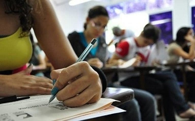 Câmara dos deputados aprova alterações na reforma do Ensino Médio; veja o que mudou