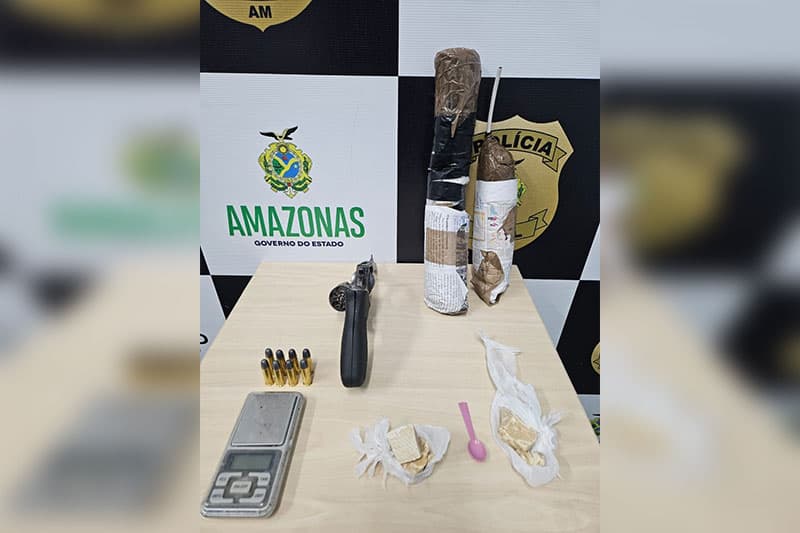 Em Manaus, homem é preso com oxi, arma de fogo, munições e dinamites