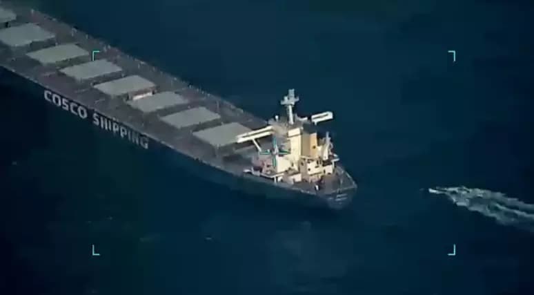 Tripulação é resgatada após sofrer tentativa de sequestro no Mar Árabe