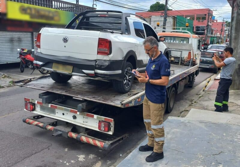 Após colisão, Detran-AM flagra motorista alcoolizado e apreende veículo