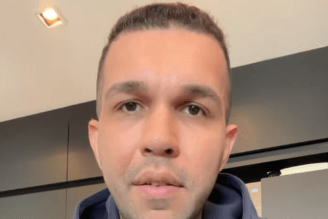 Cantor gospel foragido no Paraguai pede pix para a mãe e reclama de Moraes