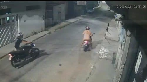 VÍDEOS: Bandidos ousados invadem casa e roubam moto durante a madrugada, em Manaus