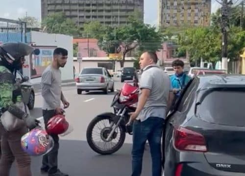 VÍDEO: Fiscal do “Zona Azul” é agredido por motorista, em Manaus