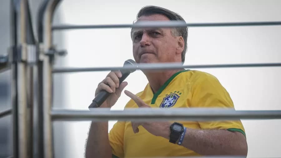 No X, Bolsonaro reforça que denúncia da PGR é ‘perseguição’: “A liberdade irá triunfar”