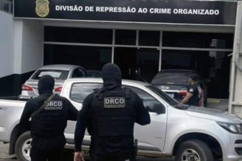 Trio é preso com drogas avaliadas em R$ 50 milhões, arsenal de armas e uma lancha, no AM