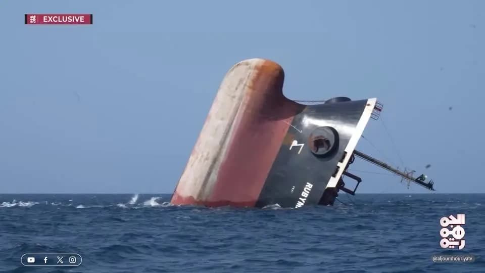 VÍDEOS: Navio de carga britânico afunda no Mar Vermelho após ataque dos Houthis