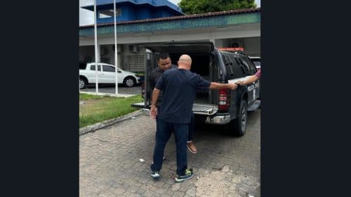 Suposto líder de facção criminosa é preso durante ação policial, no centro de Manaus