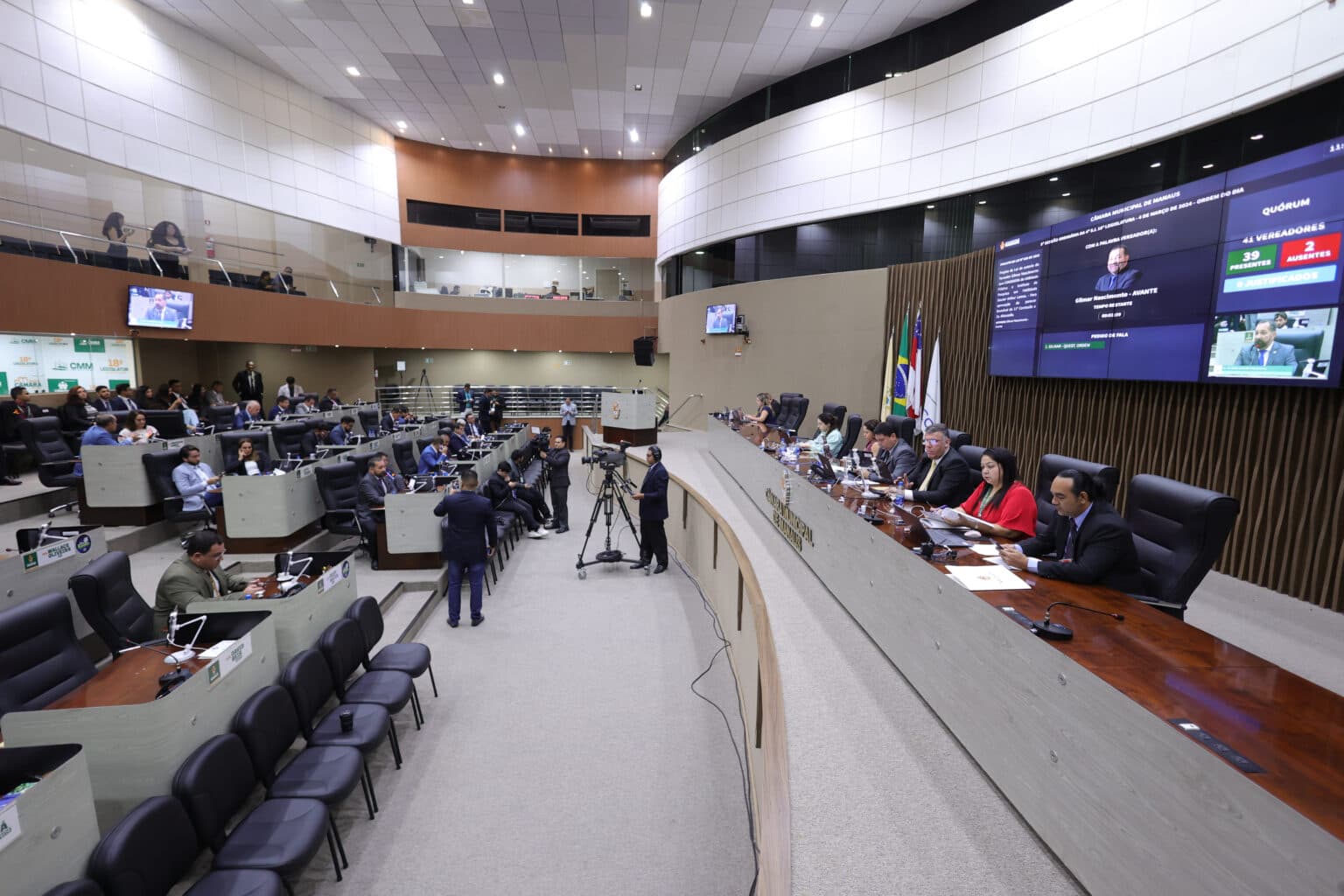 PL que corrige salário dos servidores da Semef e PGM “prega peça” em vereadores de oposição e Sassá diz “vocês não leem a pauta”