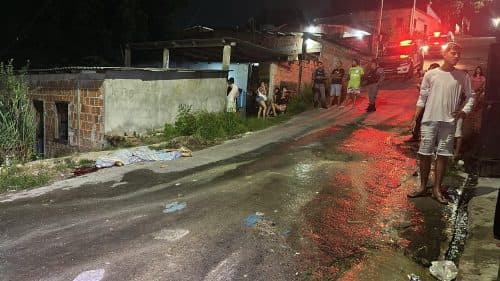 VÍDEO: Ex-detento é abordado no meio da rua e morto a tiros, em Manaus