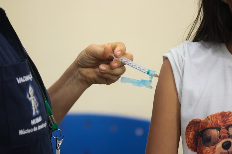 Em Manaus, 8 unidades seguem com vacina da dengue disponível neste sábado (23/3)