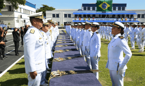 Marinha lança editais de concursos para oficiais com salário inicial de R$ 9 mil