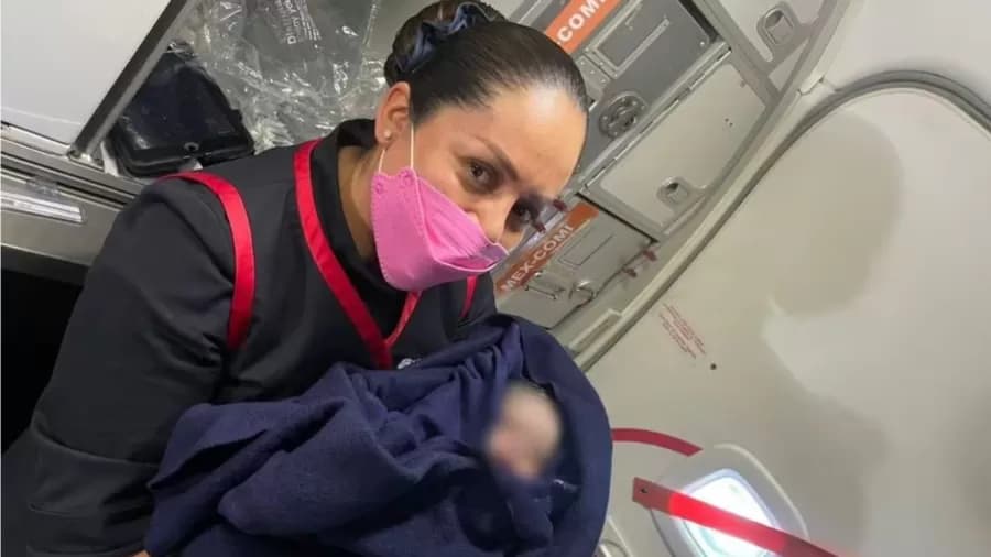 Bebê nasce em voo no México e ganha 90 viagens gratuitas