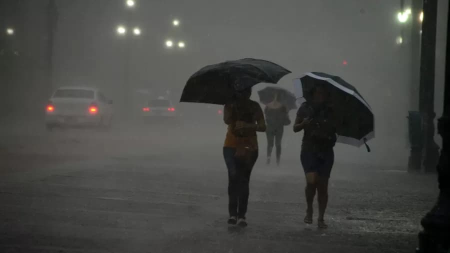 RJ tem aviso de grande perigo por previsão de ‘chuva extrema’