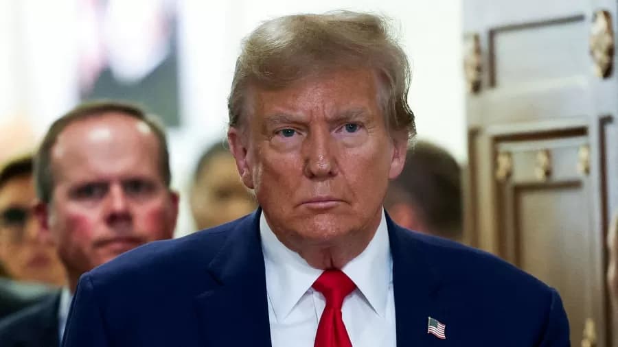 Juíza recusa pedido de Trump para adiar seu primeiro julgamento criminal