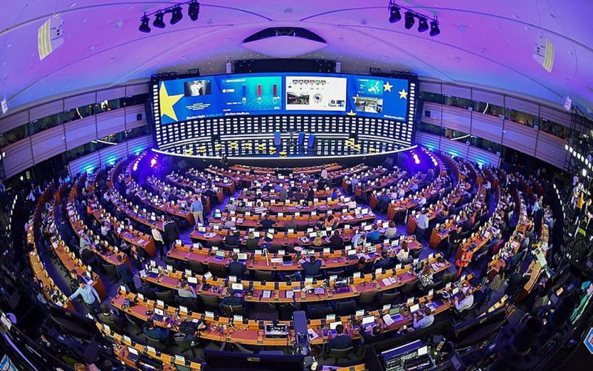 Bélgica abre investigação sobre suposta “interferência” russa no Parlamento Europeu