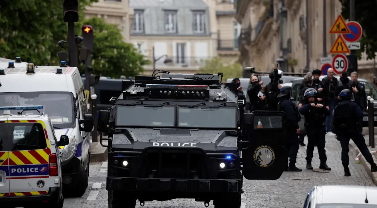 VÍDEO: Após ameaça de bomba, homem é preso e consulado do Irã em Paris é interditado