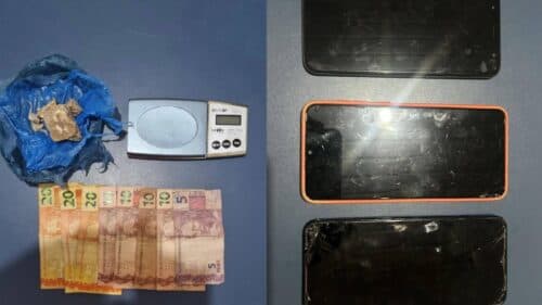Homem é preso com crack, dinheiro e celulares em Santa Isabel do Rio Negro, no AM