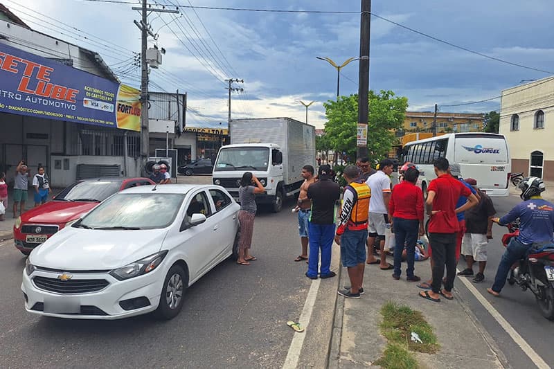 Em Manaus, homem é atropelado e espera quase 30 minutos por socorro